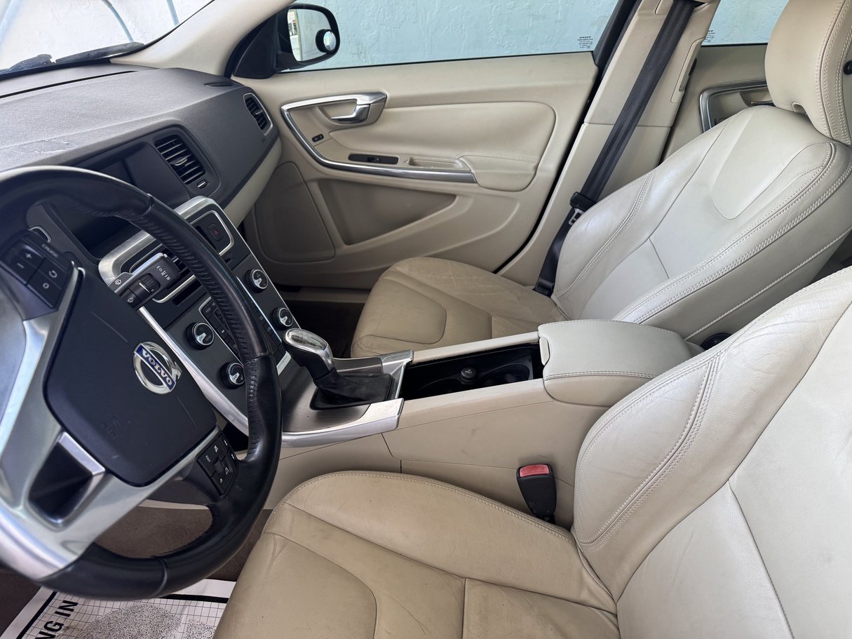 2013 VOLVO S60