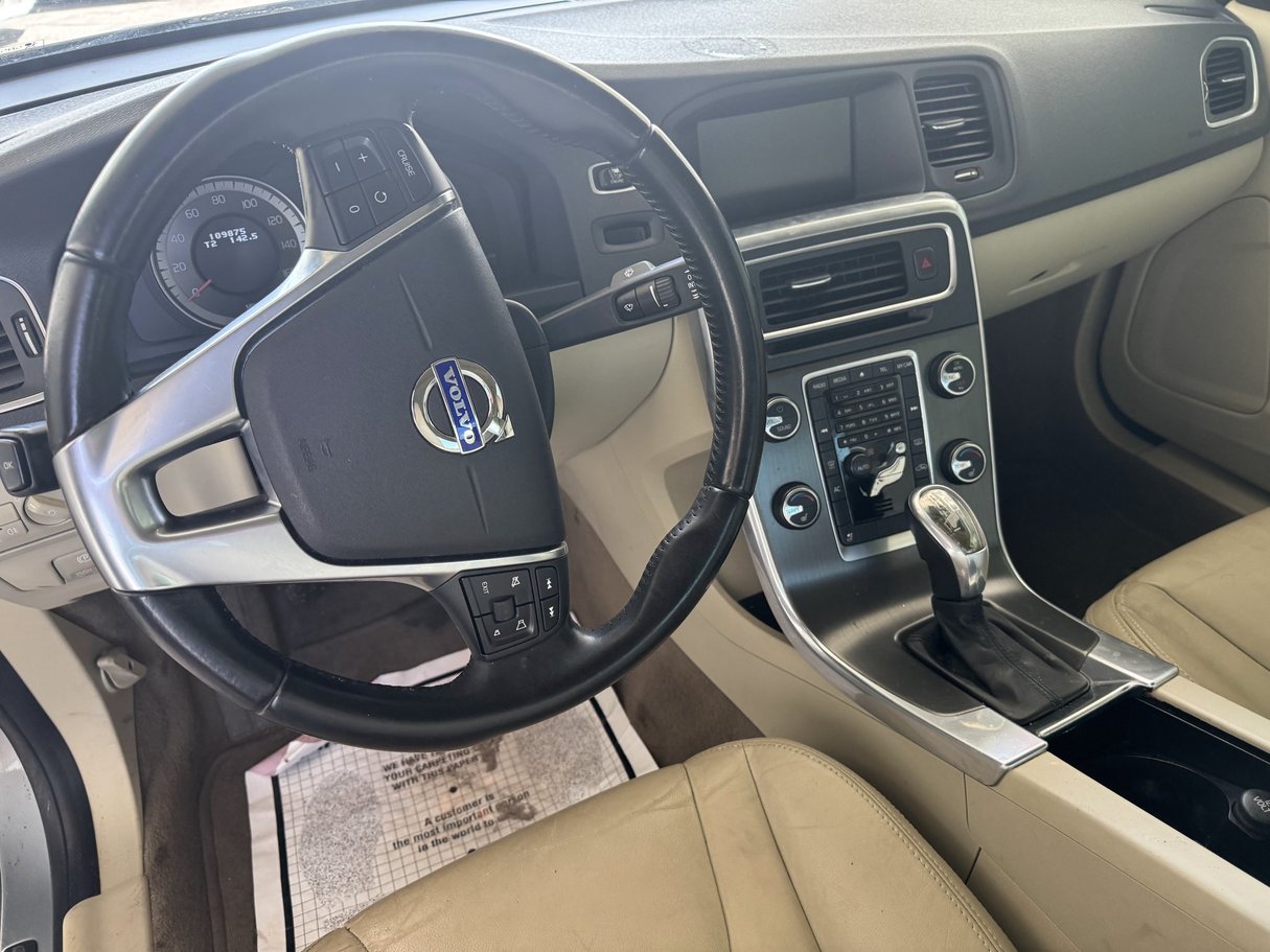2013 VOLVO S60