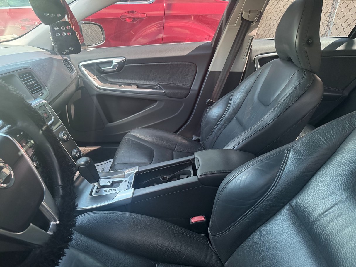 2012 VOLVO S60 T5