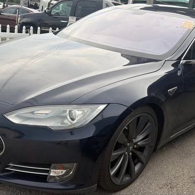 2013 Tesla Model S 85